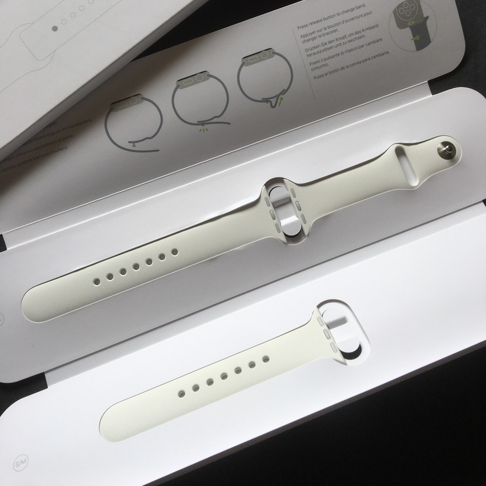 APPLE WATCH white 38mm sport band 316L never worn